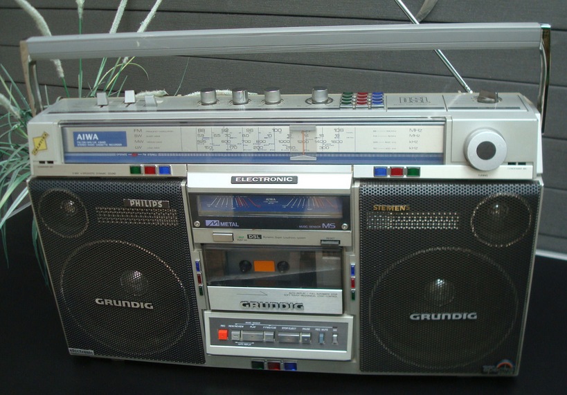 Grundig_Aiwa.jpg