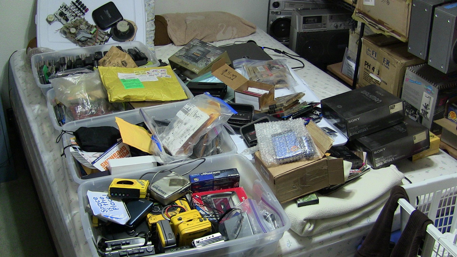 IMG_1261 Unboxing a Walkman Sony wm-fx52 & Showing all my walkmans.JPG