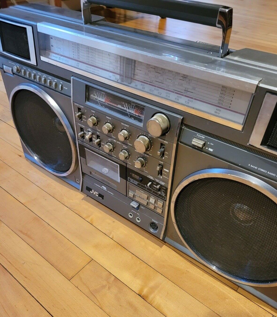 jvc m90.jpg