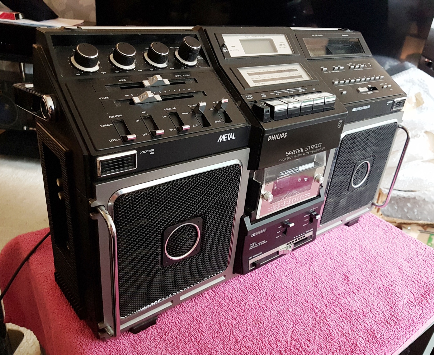 Philips D8814 Stereo Radio Recorder - July 2018 (8).jpg