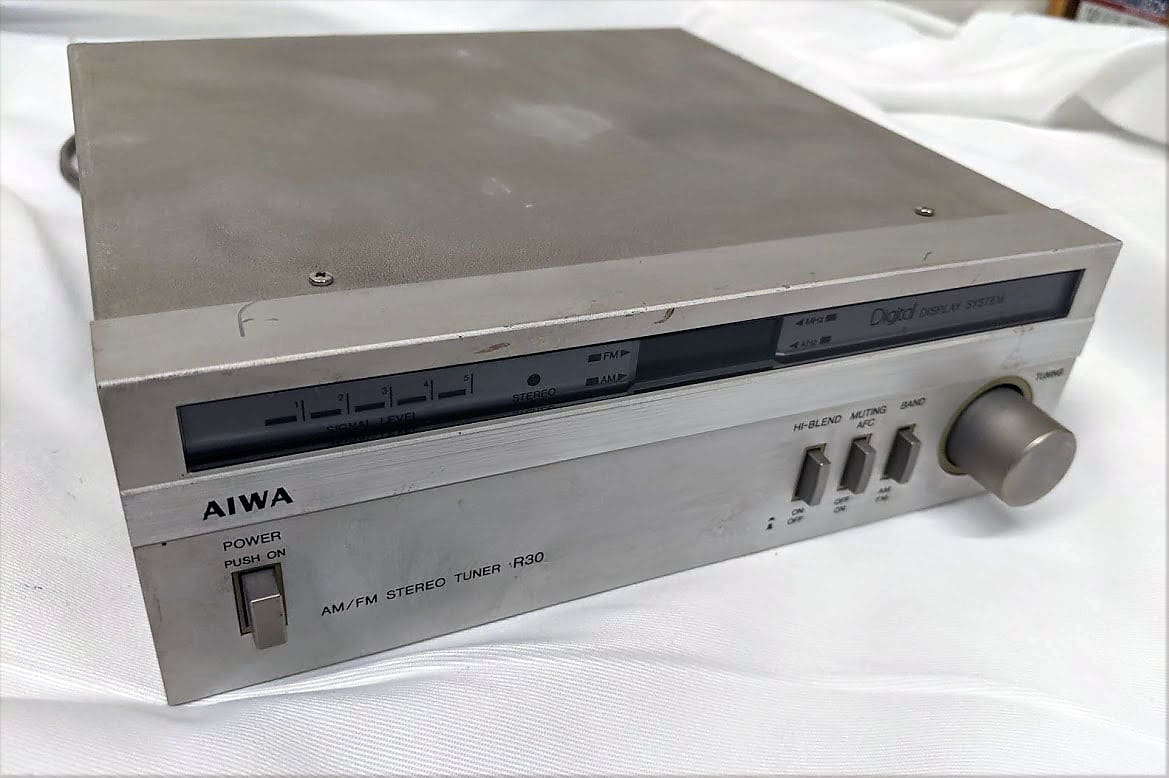 r30 aiwa.jpg