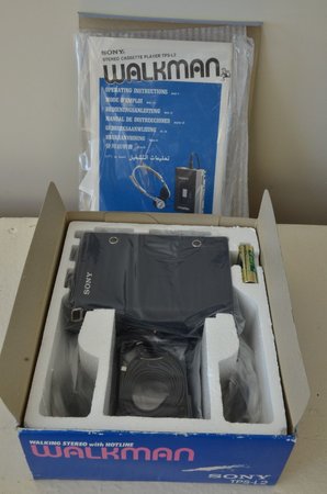 Sony TPS-L2 Walkman Contents.jpg