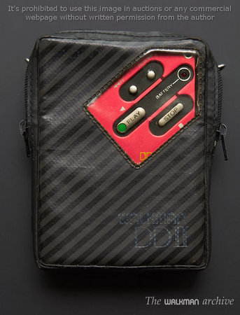 SONY Walkman WM-DDII Red 04.jpg