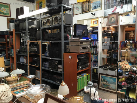 Thrift store 01.JPG