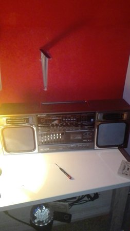 Sharp- 7850.jpg