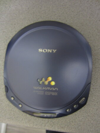 Sony D-E220.JPG