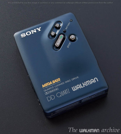 SONY Walkman WM-DD33 Blue 01.jpg