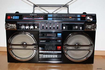Unisef SZ-500SL.jpg