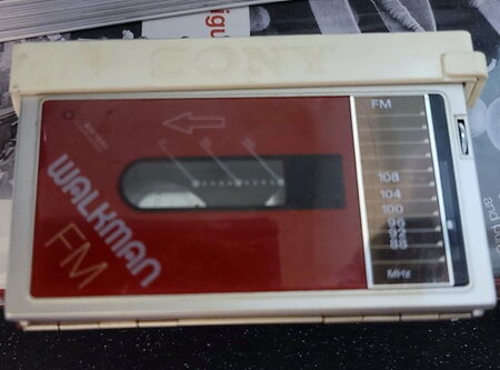 Sony Walkman WM-F10.jpg