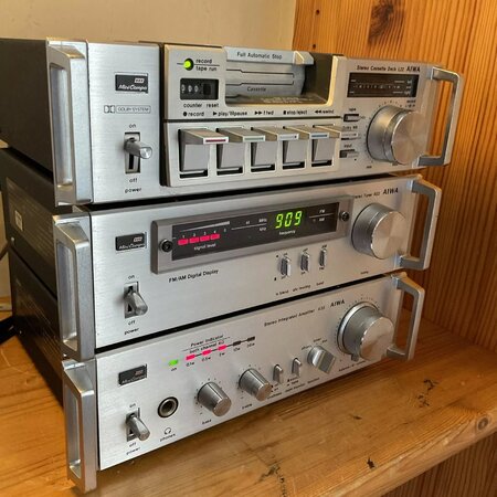 AIWA tape deck.jpg