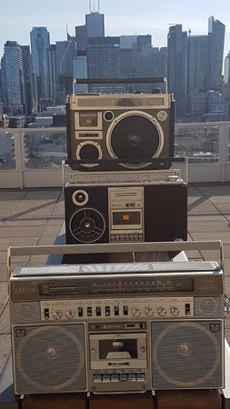 BOOMBOX TORONTO SKYLINE WELTRON CLAIRTONE BRAUN 15.jpg