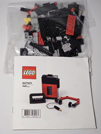 LEGO_WALKMAN.jpg