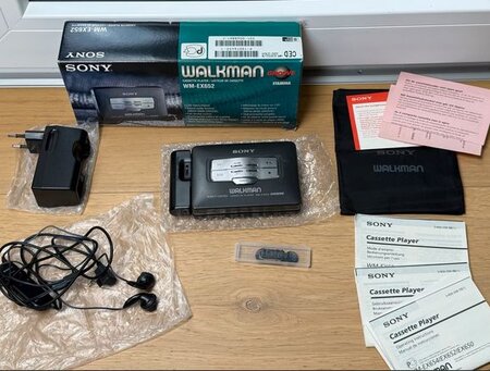 Walkman 1.jpg