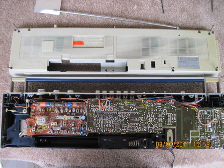 Sanyo M7830 4 Same Speaker back open IMG_1342.JPG